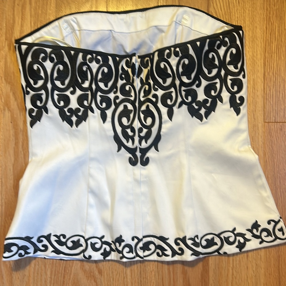 White House black market Bustier strapless top. (attachable straps available). - Picture 4 of 4